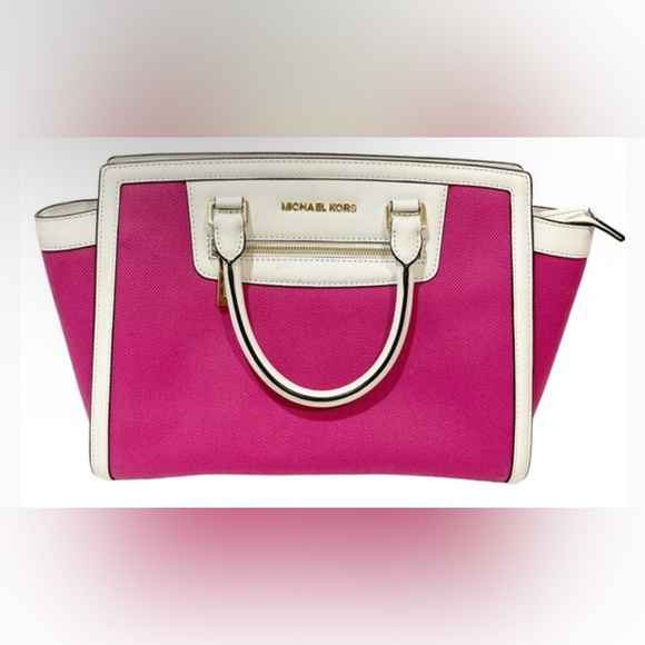 Michael Kors Handbags - LOW START Michael Kors EUC Selma Canvas and Leather Satchel